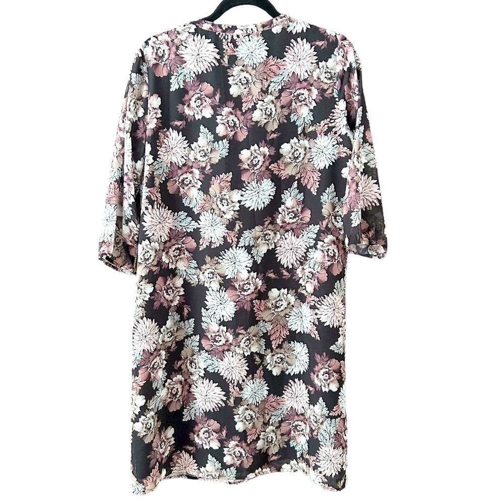 Contemporaine Chiffon Floral Shift Dress by Simons - Picture 2 of 6